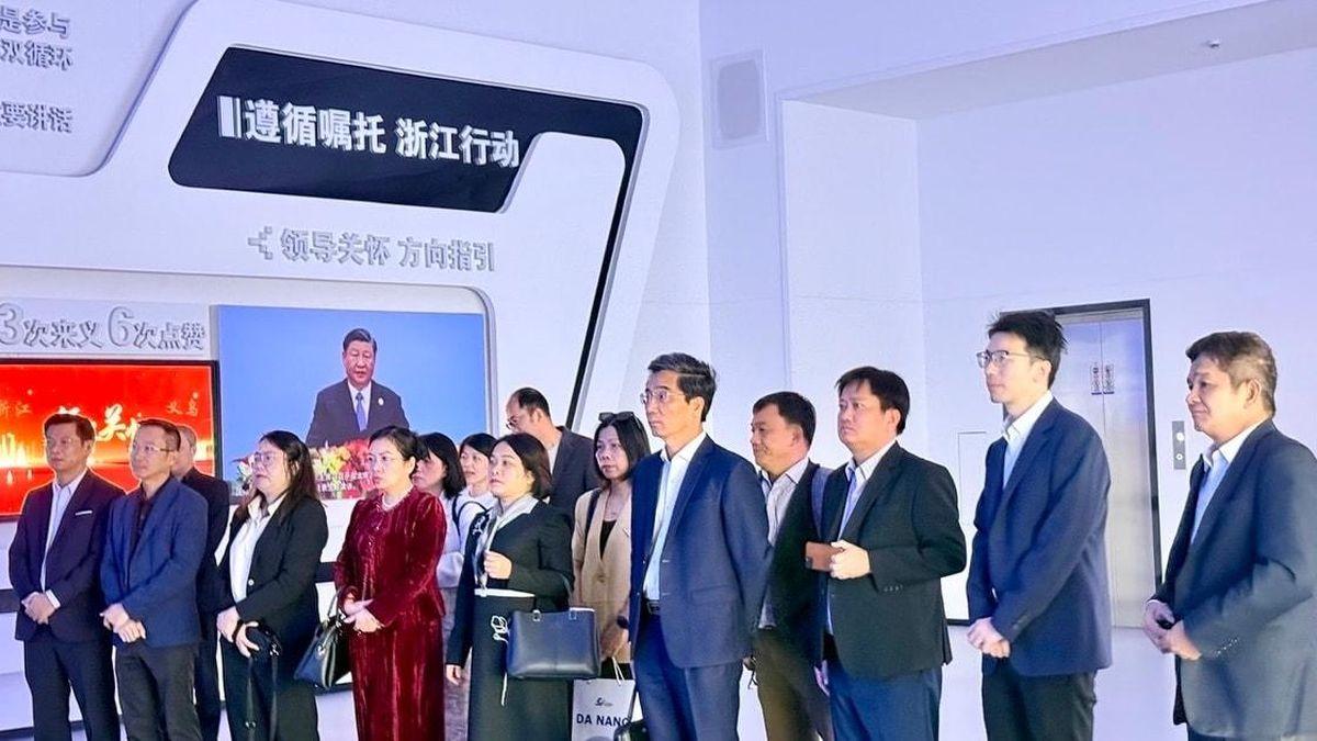 Thủ Tục Mua Bán Căn Hộ Capital Square Đà Nẵng: Điều Cần Biết https://batdongsan358.com.vn 3 Toàn cảnh thành phố Đà Nẵng với sự phát triển hạ tầng logistics