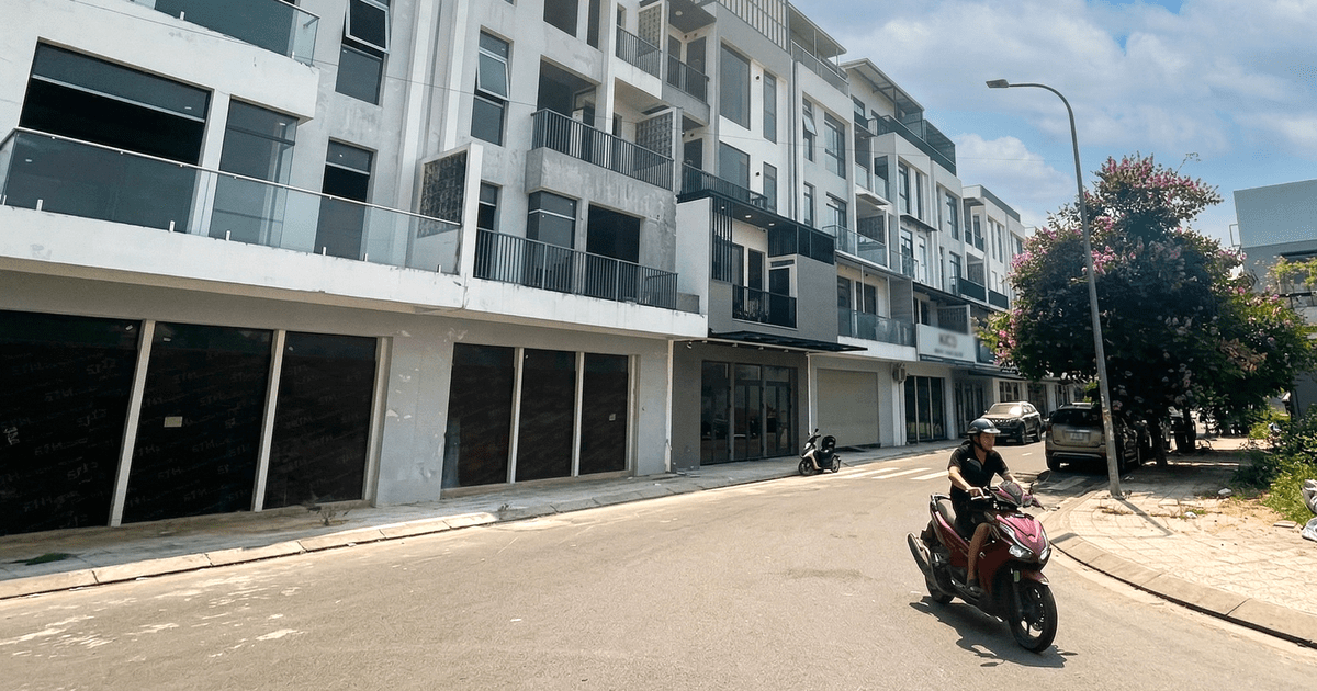 Tổng quan thành phố Đà Nẵng với đường bờ biển và các khu đô thị